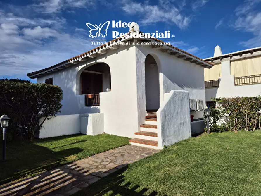 Immagine 1 di Villa in vendita  in Via Mar Nero a Olbia