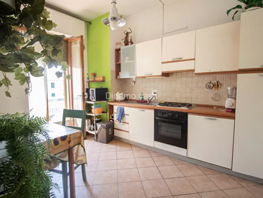 Immagine 1 di Appartamento in vendita  in via isarco a Prato
