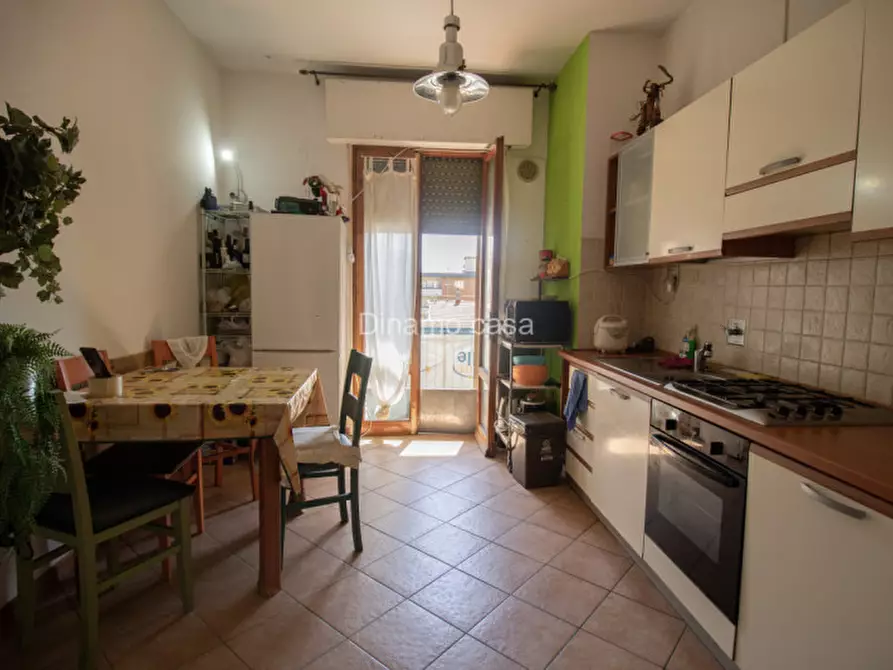 Immagine 10 di Appartamento in vendita  in via isarco a Prato