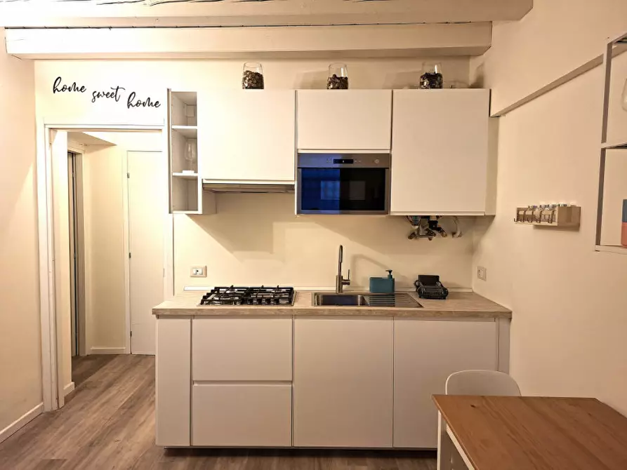 Immagine 1 di Appartamento in affitto  a Verona