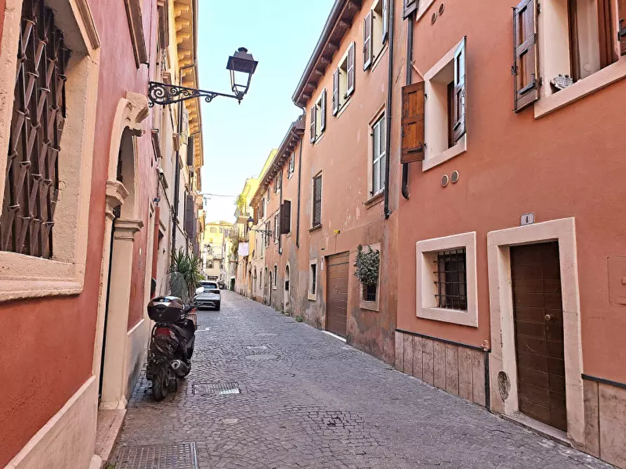 Immagine 2 di Appartamento in affitto  a Verona