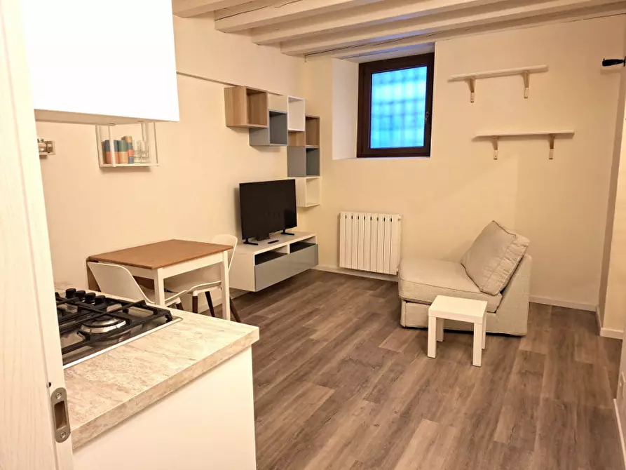 Immagine 9 di Appartamento in affitto  a Verona