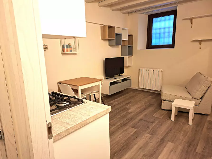 Immagine 10 di Appartamento in affitto  a Verona