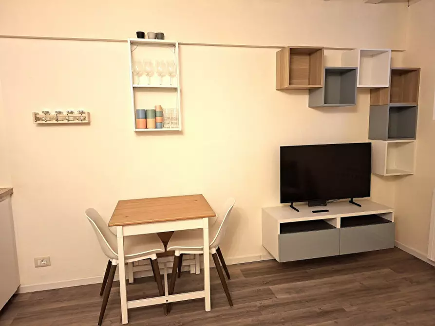 Immagine 13 di Appartamento in affitto  a Verona