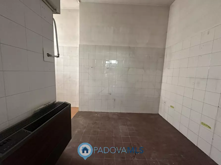 Immagine 11 di Negozio in vendita  in Via Fornaci a Padova