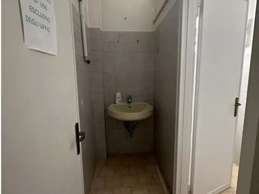 Immagine 15 di Negozio in vendita  in Via Fornaci a Padova