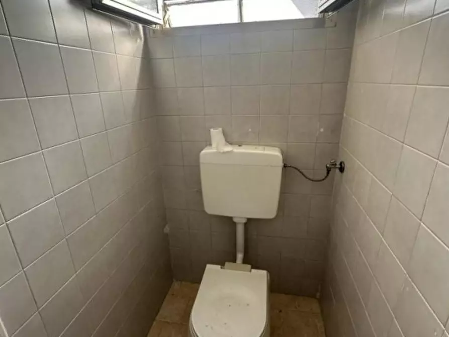 Immagine 16 di Negozio in vendita  in Via Fornaci a Padova