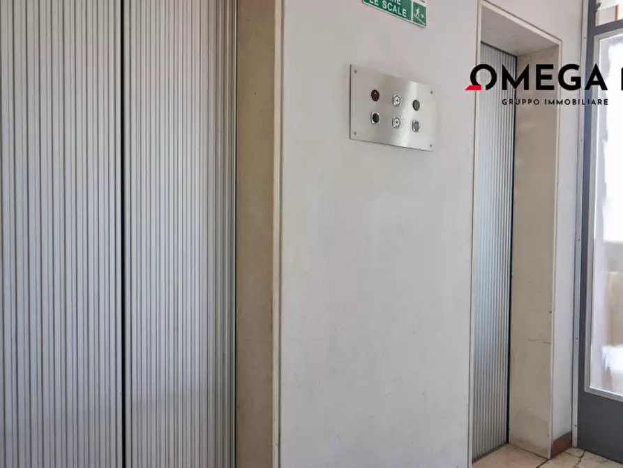 Immagine 18 di Appartamento in vendita  in Piazza dei Foraggi 5 a Trieste