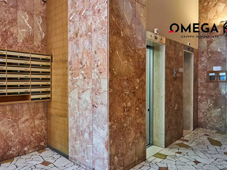 Immagine 19 di Appartamento in vendita  in Piazza dei Foraggi 5 a Trieste