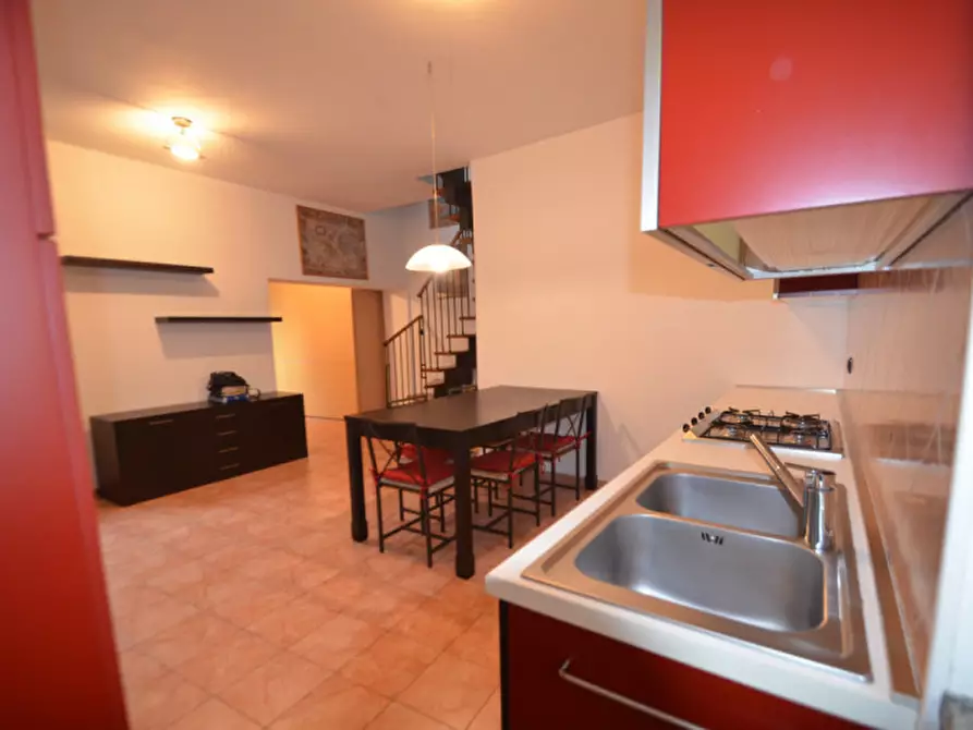 Immagine 11 di Appartamento in vendita  a Pavia