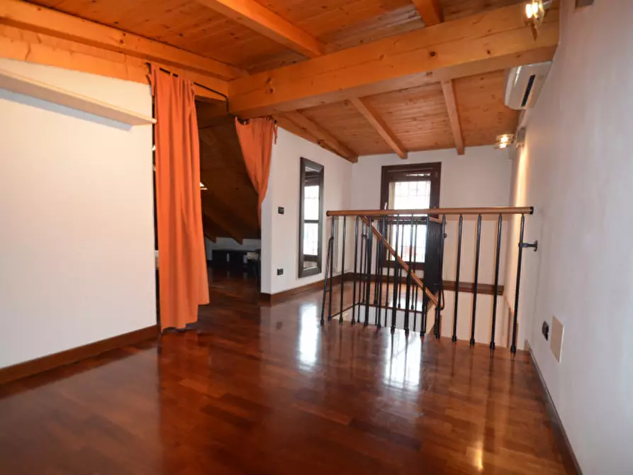 Immagine 17 di Appartamento in vendita  a Pavia