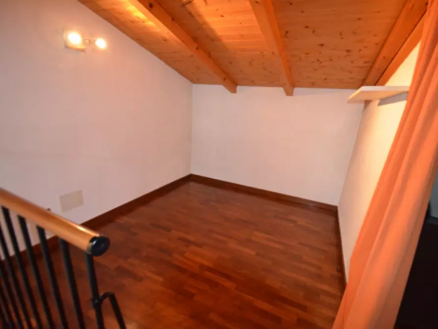 Immagine 19 di Appartamento in vendita  a Pavia