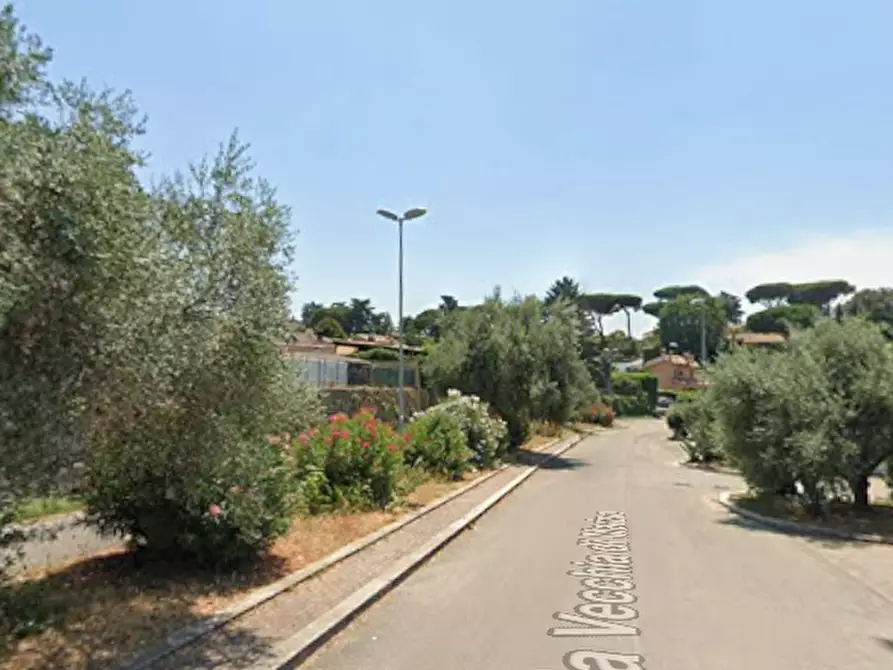Immagine 5 di Villa in vendita  in Via Vecchia di Marino a Grottaferrata