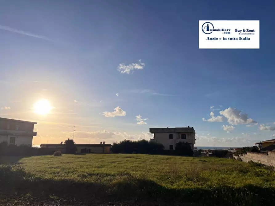 Immagine 1 di Villa in vendita  in VIA NETTUNENSE 47 a Anzio