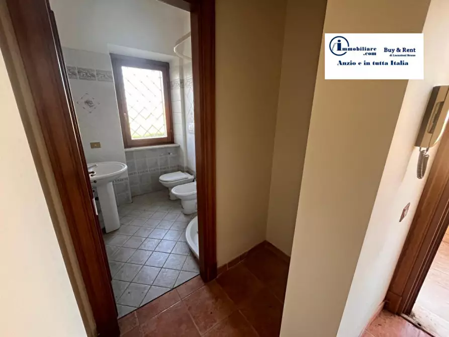 Immagine 19 di Villa in vendita  in VIA NETTUNENSE 47 a Anzio