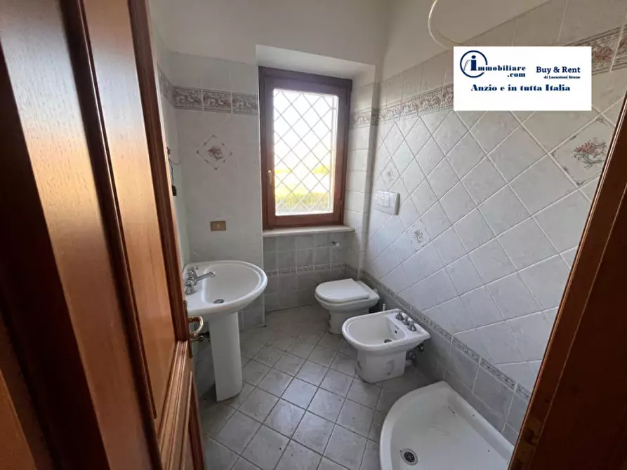 Immagine 20 di Villa in vendita  in VIA NETTUNENSE 47 a Anzio