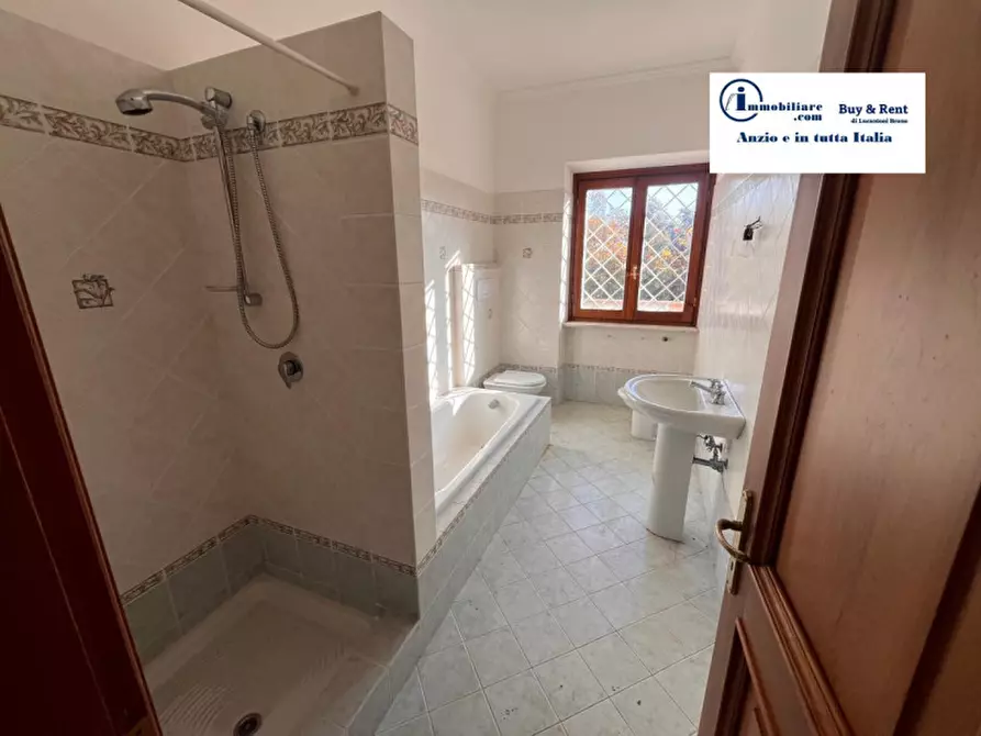 Immagine 26 di Villa in vendita  in VIA NETTUNENSE 47 a Anzio