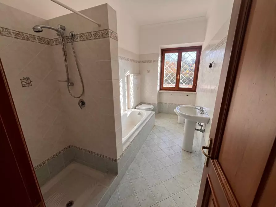 Immagine 26 di Villa in vendita  in VIA NETTUNENSE 47 a Anzio