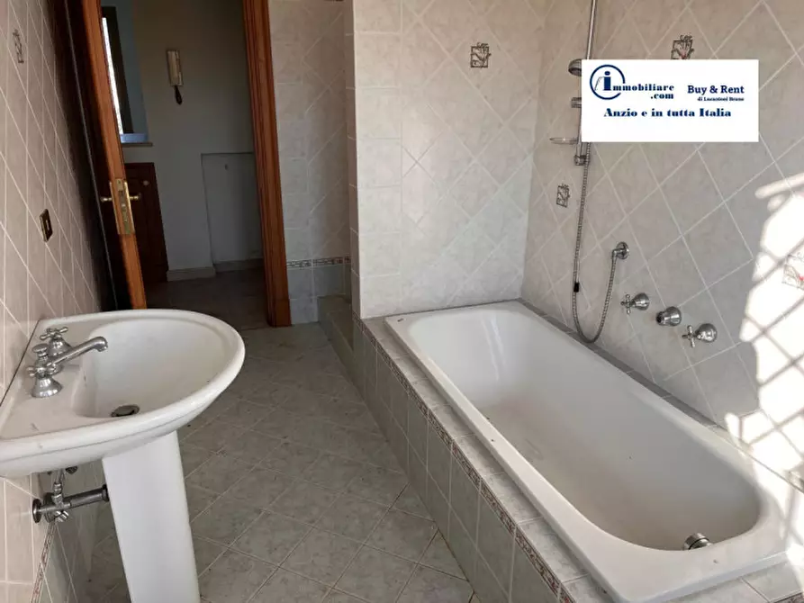 Immagine 27 di Villa in vendita  in VIA NETTUNENSE 47 a Anzio