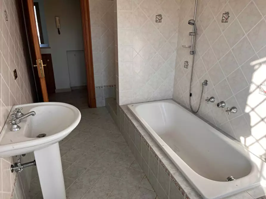 Immagine 27 di Villa in vendita  in VIA NETTUNENSE 47 a Anzio