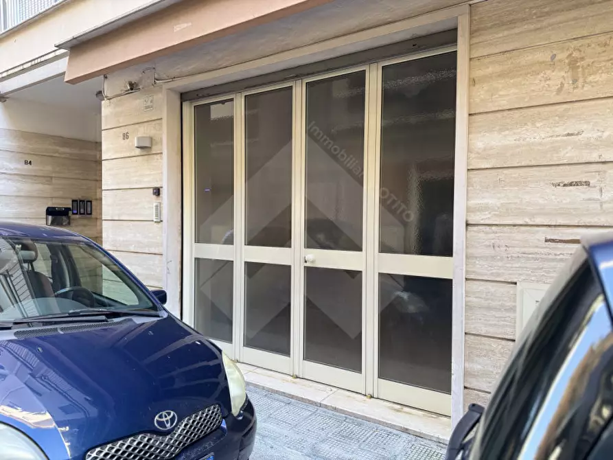 Immagine 2 di Laboratorio in vendita  a Andria