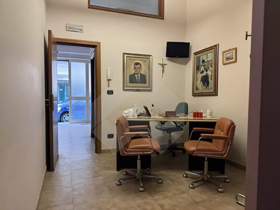 Immagine 5 di Laboratorio in vendita  a Andria