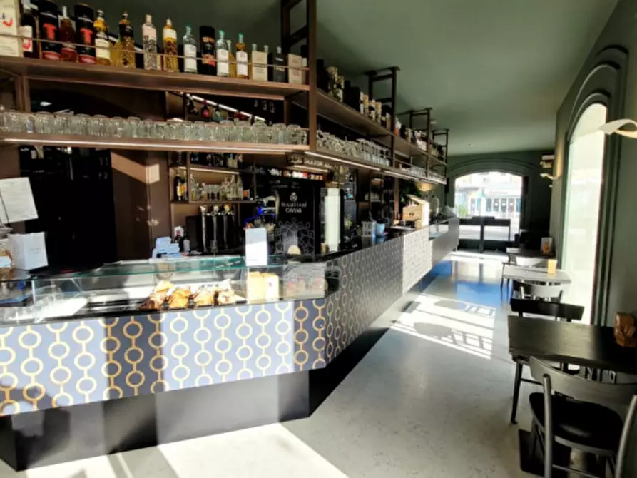 Immagine 1 di Attività commerciale in affitto  a Torreglia