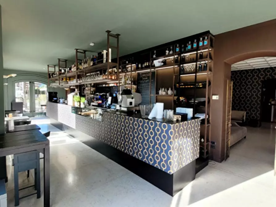 Immagine 3 di Attività commerciale in affitto  a Torreglia