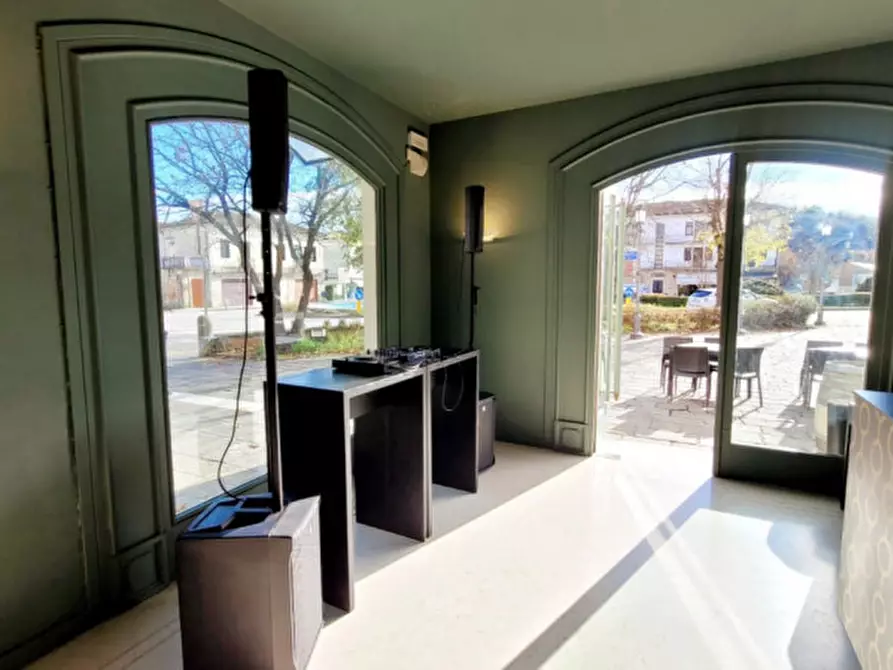 Immagine 4 di Attività commerciale in affitto  a Torreglia