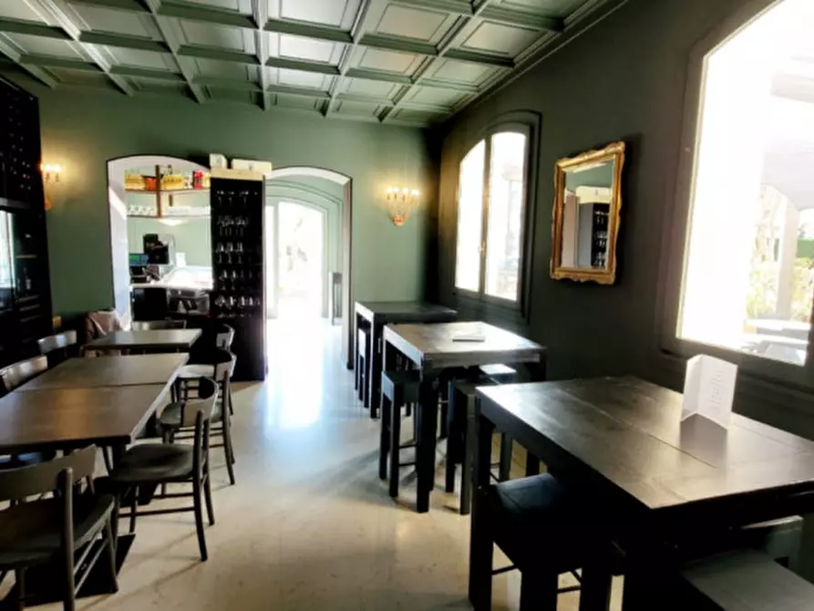 Immagine 6 di Attività commerciale in affitto  a Torreglia