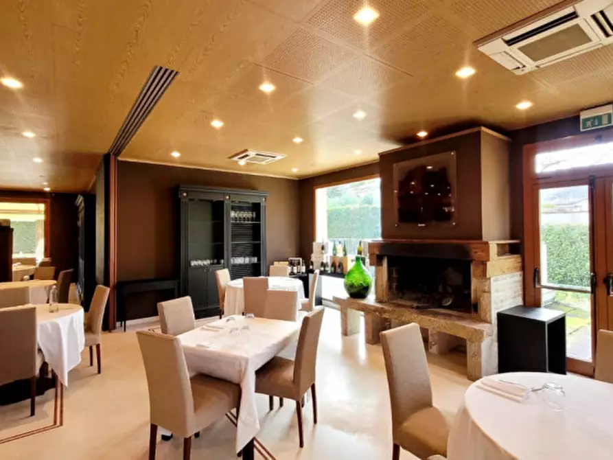 Immagine 8 di Attività commerciale in affitto  in piazza Capitello a Torreglia