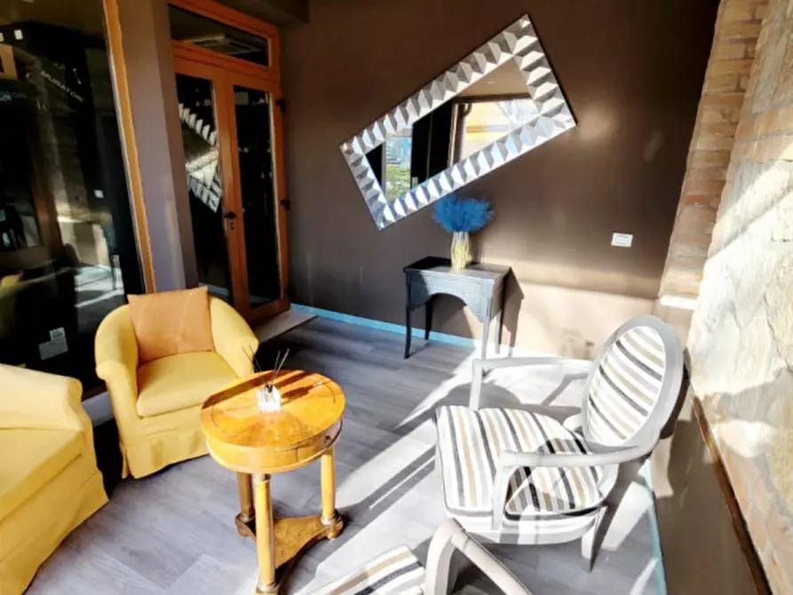 Immagine 15 di Attività commerciale in affitto  in piazza Capitello a Torreglia