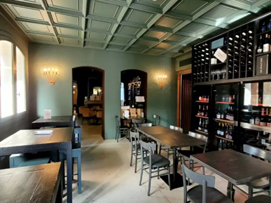 Immagine 20 di Attività commerciale in affitto  in piazza Capitello a Torreglia