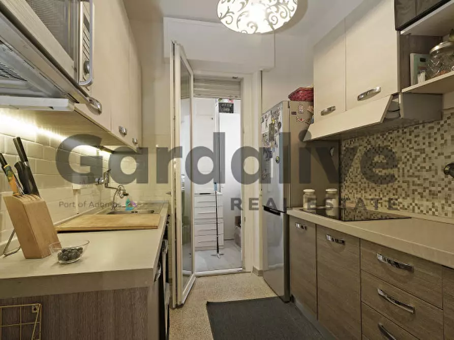 Immagine 7 di Appartamento in vendita  in Via Eridio a Desenzano Del Garda