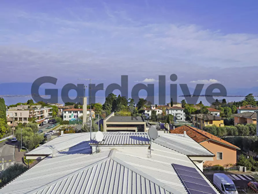 Immagine 17 di Appartamento in vendita  in Via Eridio a Desenzano Del Garda