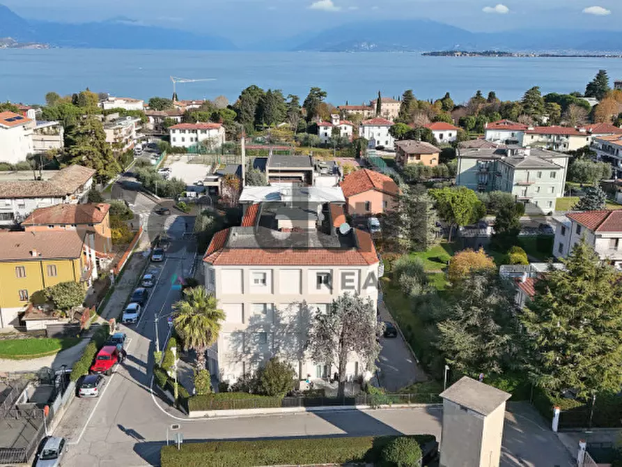 Immagine 19 di Appartamento in vendita  in Via Eridio a Desenzano Del Garda