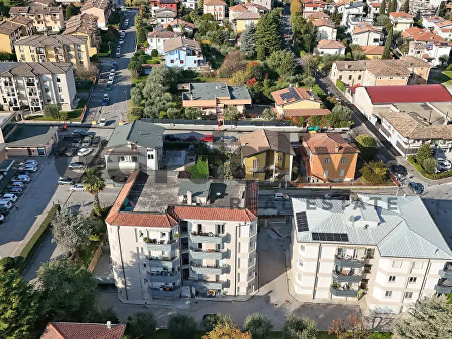 Immagine 30 di Appartamento in vendita  in Via Eridio a Desenzano Del Garda