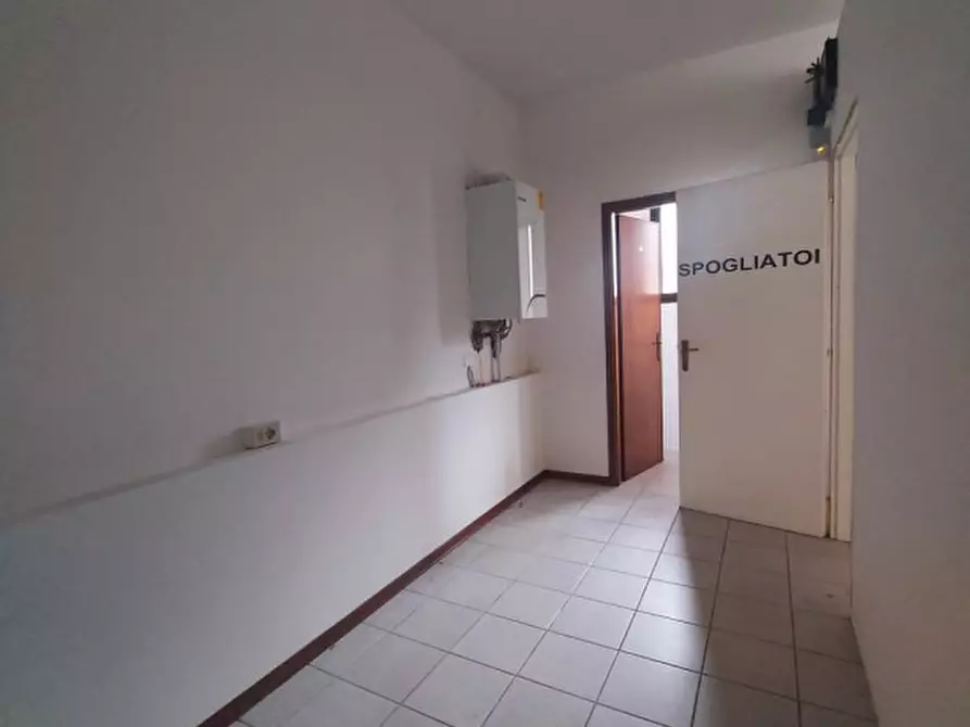 Immagine 6 di Negozio in vendita  in Via Dante Alighieri a Pontelongo