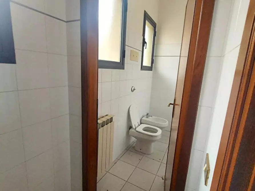 Immagine 7 di Negozio in vendita  in Via Dante Alighieri a Pontelongo