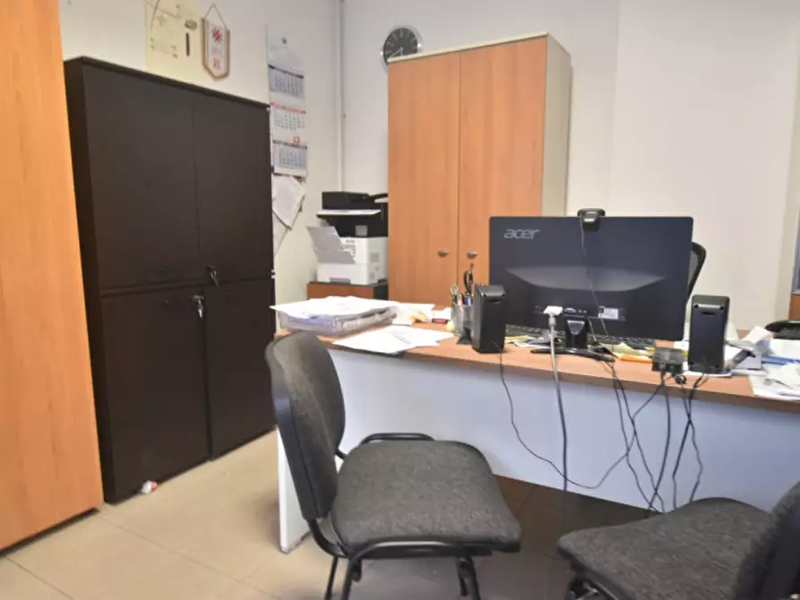 Immagine 5 di Magazzino in vendita  a Cagliari