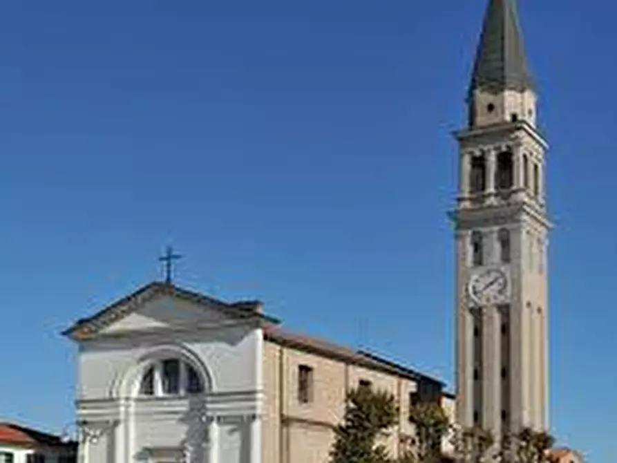 Immagine 1 di Terreno in vendita  a Campolongo Maggiore