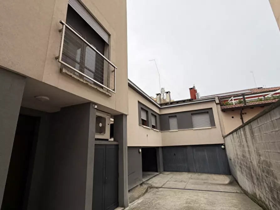 Immagine 19 di Appartamento in vendita  in Padova Via Tommaseo a Padova