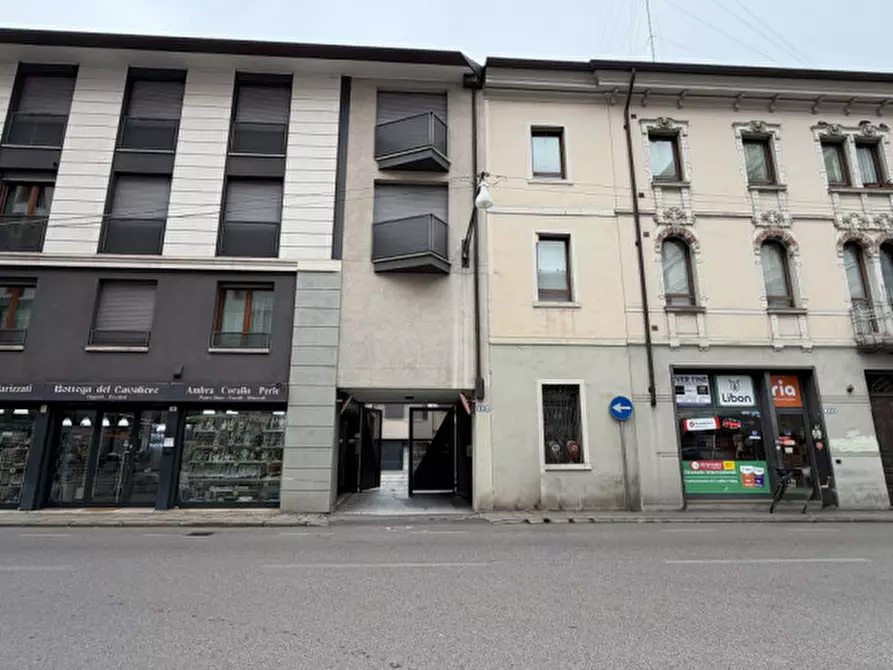 Immagine 21 di Appartamento in vendita  in Padova Via Tommaseo a Padova