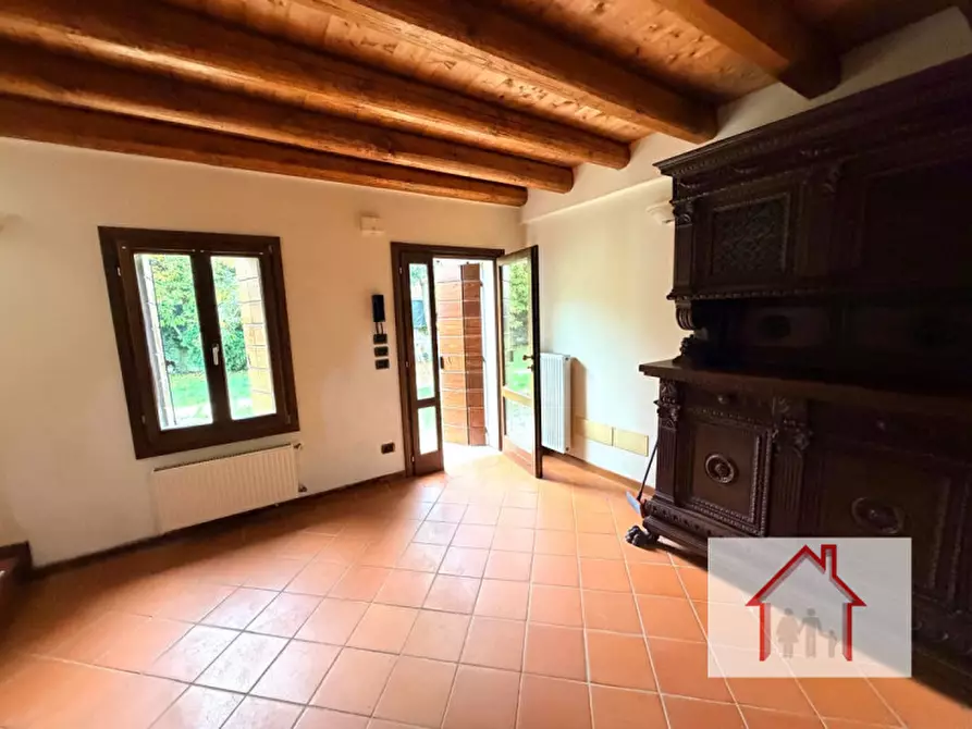 Immagine 2 di Villetta a schiera in vendita  a Giavera Del Montello