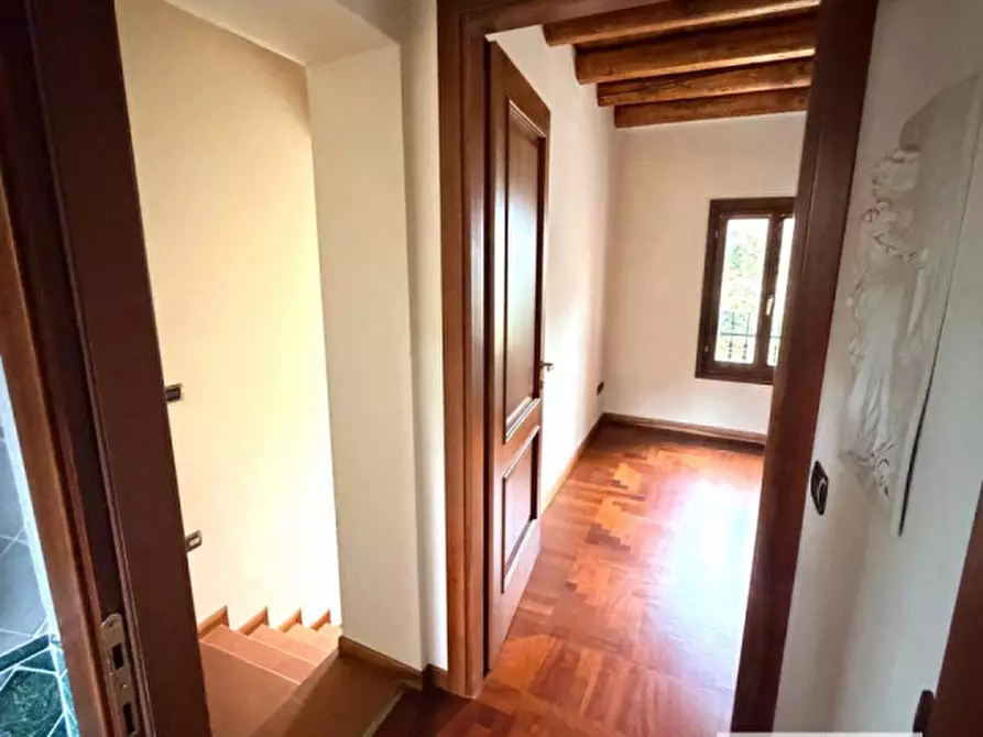 Immagine 7 di Villetta a schiera in vendita  a Giavera Del Montello