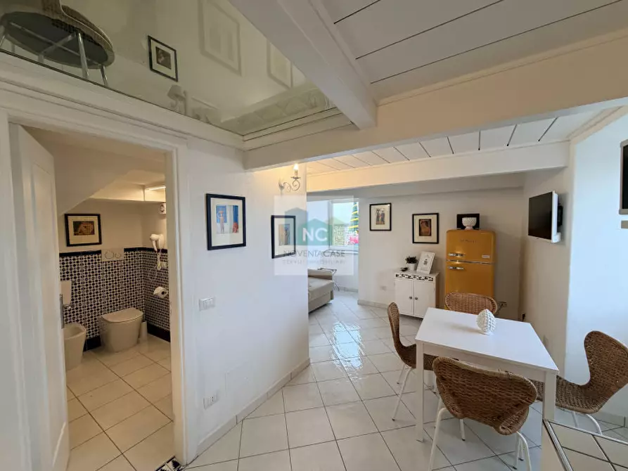 Immagine 1 di Appartamento in vendita  in via filippo di lustro 20 a Forio