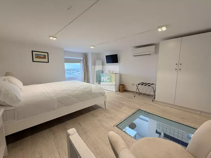 Immagine 11 di Appartamento in vendita  in via filippo di lustro 20 a Forio