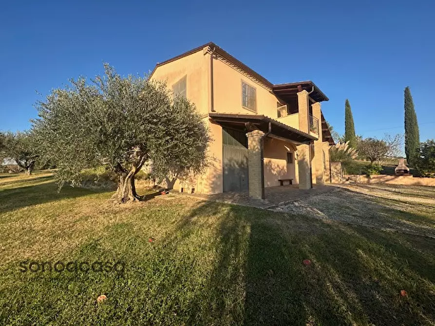 Immagine 2 di Casa indipendente in vendita  in Contrada La Costa 1 a Mondavio