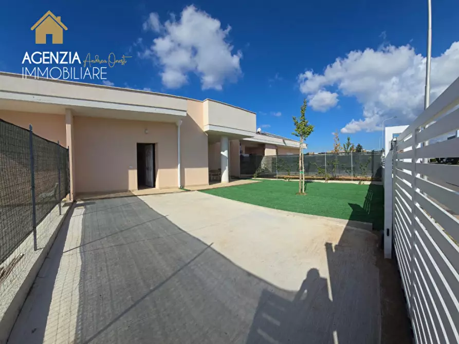 Immagine 1 di Villetta a schiera in vendita  in via nettunense a Aprilia