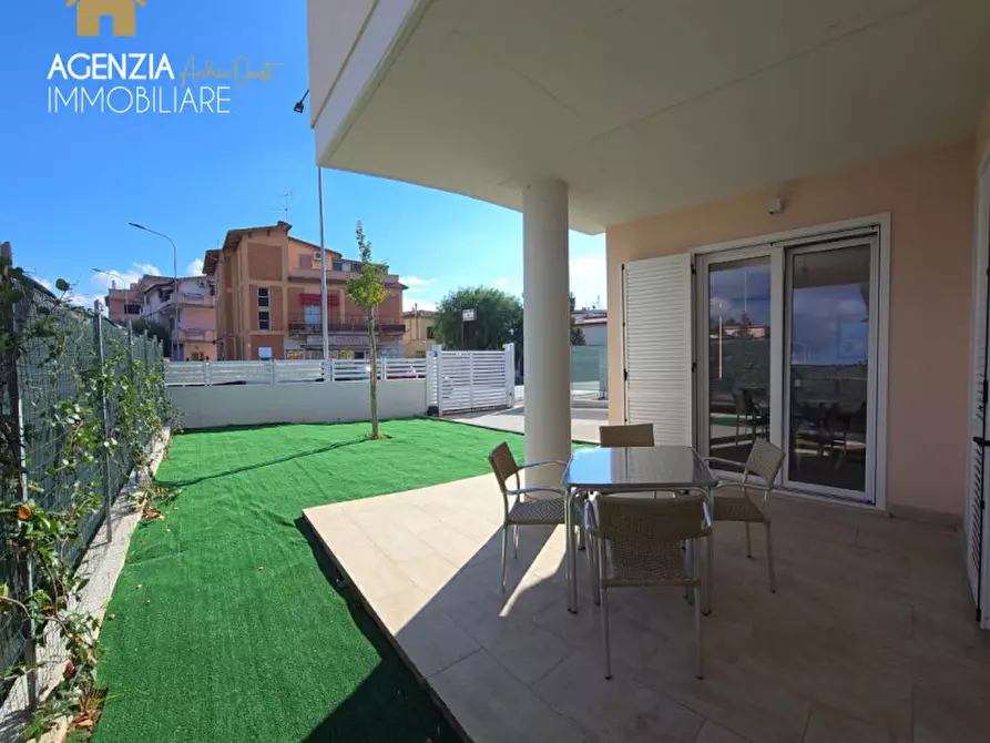 Immagine 2 di Villetta a schiera in vendita  in via nettunense a Aprilia